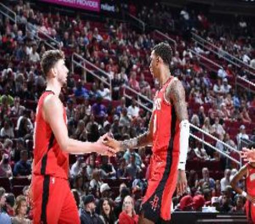 打了72場(chǎng)還沒找到傳球默契申京：有時(shí)候是判斷偏差非溝通問題