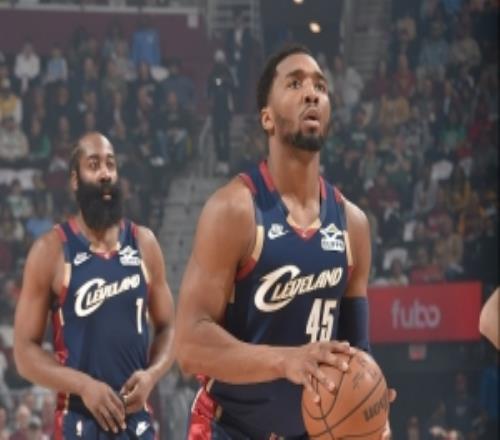 只剩5秒接哈登傳球是否有壓力米切爾：不是壓力但閱讀要更快