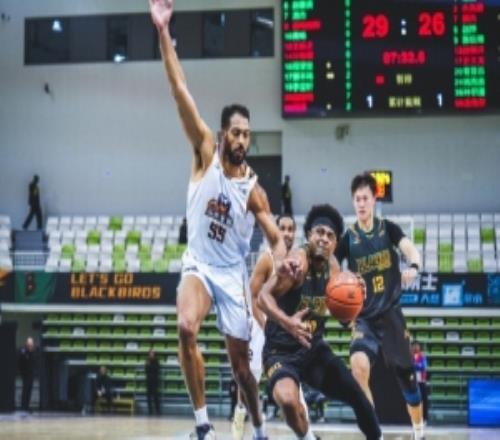 上海玄鳥季后賽開門紅！主場戰(zhàn)勝山東蜜獾取得隊史季后賽首勝！