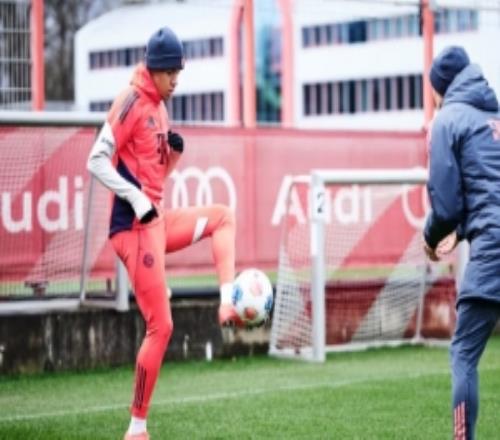 拜仁官網(wǎng)報(bào)穆西亞拉訓(xùn)練情況：今天上午完成了個(gè)人有球訓(xùn)練