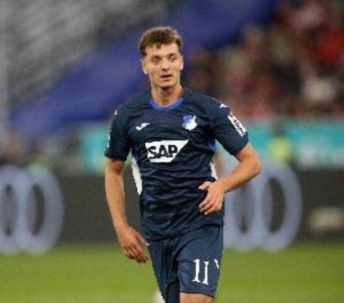 每體：巴薩有意引進阿斯拉尼，球員曬觀看巴薩比賽的照片