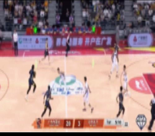 最有流量的打法！張皓嘉殺入內(nèi)線無人看防單臂劈扣脫手沒能擱進(jìn)