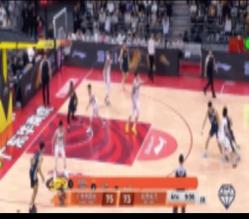 一攻一防壓制魔王！崔永熙拉桿反籃躲開周琦大帽防守端血帽周琦