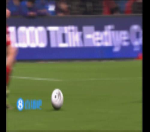 土耳其仍一球領(lǐng)先！居萊爾帶球殺入禁區(qū)，隨后的抽射被門將撲出