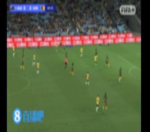 喀麥隆后衛(wèi)攔截失誤！博斯抓住機會推射進球，澳大利亞10喀麥隆