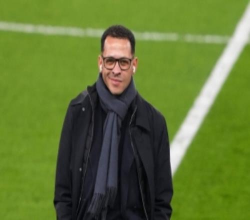 TA：清湖愿意繼續(xù)相信羅塞尼爾藍(lán)軍特殊管理讓很多名帥無法適配