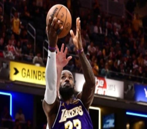 詹姆斯：我們?cè)诳蛨?chǎng)之旅中經(jīng)歷了逆境我們是一支韌性十足的球隊(duì)