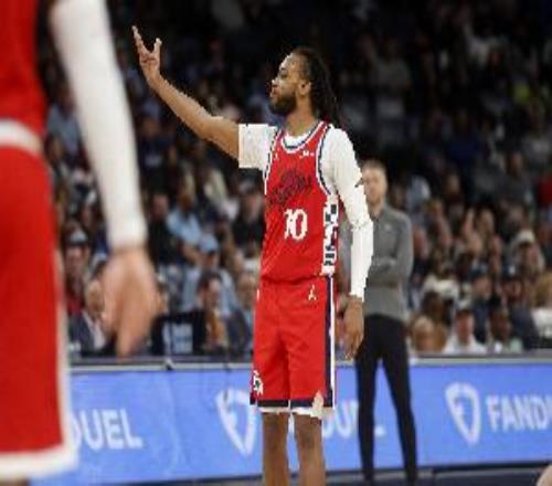 險(xiǎn)些傷退！加蘭19中10&6記三分拿下30分5助攻崴腳受傷