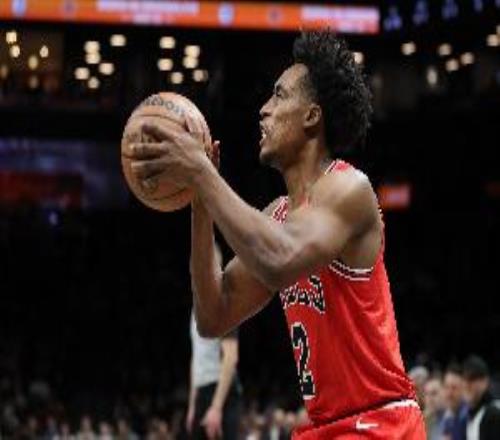 就是得分！塞克斯頓半場不到14分鐘6中6&三分4中4砍下16分！