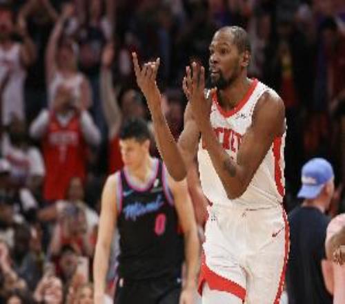 杜蘭特談助攻上雙：我們整晚都在創(chuàng)造絕佳的投籃機(jī)會(huì)并且投進(jìn)了