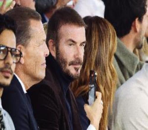 曼晚：貝克漢姆夫婦計(jì)劃在鄉(xiāng)村住宅的池塘安裝串燈，遭鄰居反對(duì)