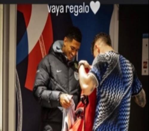 貝林厄姆曬與巴爾韋德互換球衣：我愛你兄弟，多棒的禮物啊