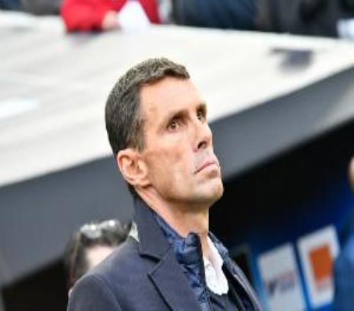 波耶特：列維為人不可捉摸，簽?zāi)聨洖榱斯谲妳s在決賽前一周解雇他