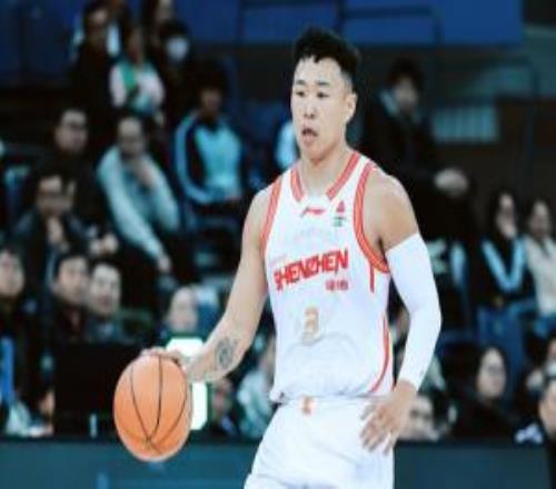 太強了！賀希寧首節(jié)6中5高效拿下14分1板1助1斷僅比吉林少1分