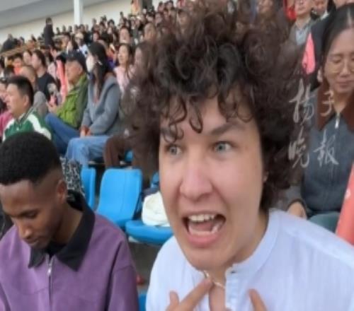 烏茲別克斯坦留學(xué)生看蘇超：我是無錫球迷，球迷氛圍和情緒特別好