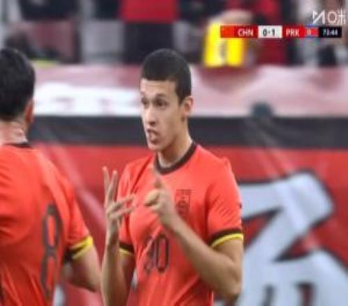 第74分鐘，依木蘭替補上場，毛偉杰被換下