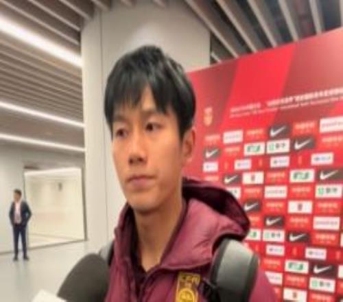 向余望：后側(cè)肌肉有點拉傷，朝鮮小配合很默契，球隊表現(xiàn)不太自信