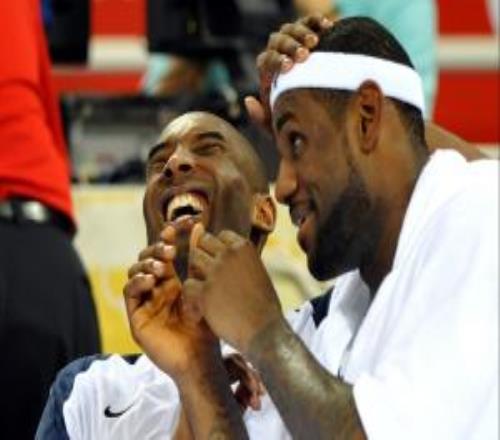 德?。嚎票葘Ｗ⑶页两谧约旱氖澜缯材匪箘t更加風(fēng)趣幽默