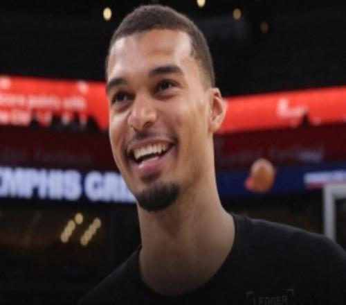 马刺连续4个客场赢至少25分NBA历史首队！