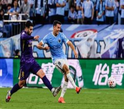 記者：周定洋因感冒在醫(yī)院輸液，沒有參加深圳新鵬城開放日活動(dòng)