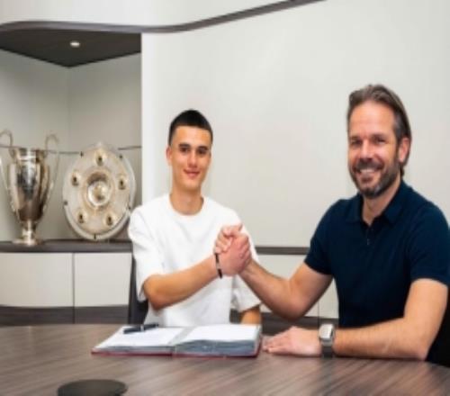 官方：拜仁簽下16歲奧地利中場小將馬特奧馬里奇，今夏加盟青訓(xùn)