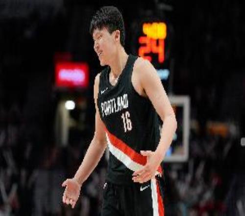 命中率略低其他都不錯(cuò)！楊瀚森打滿最后10分45秒5中1得6分4板1帽