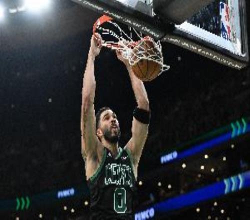 塔圖姆復出至今11場數(shù)據(jù)：場均31分鐘得到20.9分9.1籃板4.2助攻