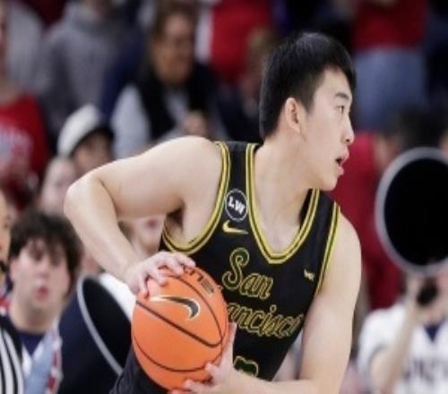 媒体人：王俊杰申请转校是正确选择旧金山大学没真正将他放心上