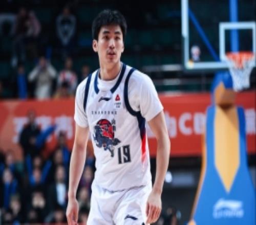 竹篮打水！于德豪出战3分31秒得分&篮板&助攻均挂零1抢断1失误