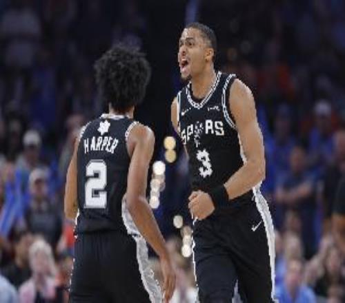 场均13.1分5.3板1.4助!凯尔登:老天保佑我将成为最佳第六人