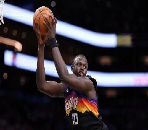 好兄弟真可以！馬盧阿奇半場(chǎng)8分鐘拿4分10板1帽拼下5前場(chǎng)板