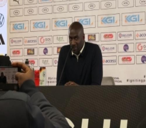 德天空：加納主帥賽后得知記者生日，發布會上用德語唱生日歌祝福