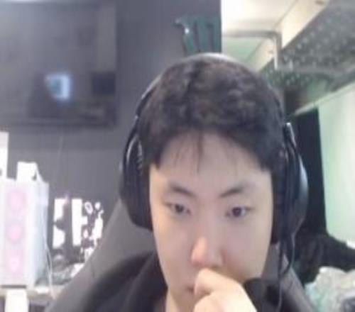 Chovy：冠軍肯定要想辦法都拿到啊，沒(méi)有說(shuō)哪個(gè)冠軍不重要