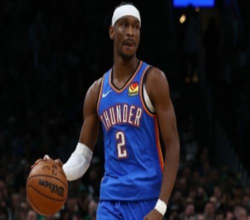 亞歷山大本賽季場均6.5助攻&命中率為55.3%兩項數(shù)據(jù)創(chuàng)生涯新高