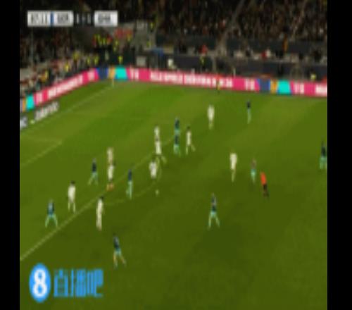 德國前場流暢配合，薩內頭球助攻翁達夫破門