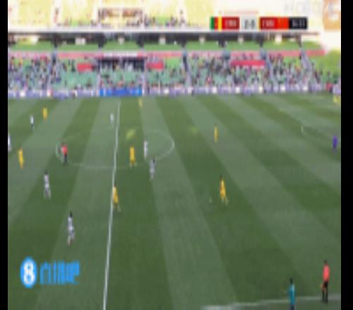 拜合拉木搶球VAR介入認(rèn)定不是紅牌喀麥隆主帥瘋狂抗議被紅牌罰下