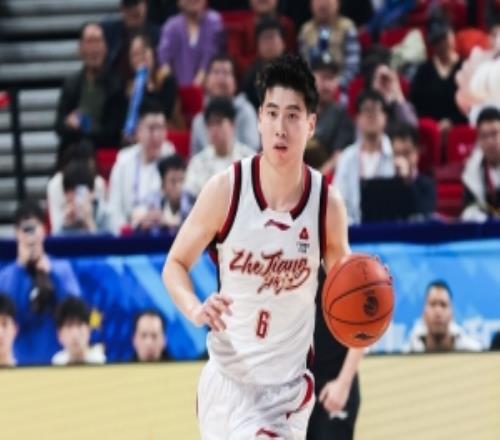 下半场站出来了！程帅澎15中5得12分2助2断下半场10分&正负值+19