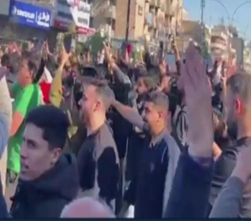 場面熱烈！伊拉克球迷走上街頭，慶祝球隊時隔40年重返世界杯