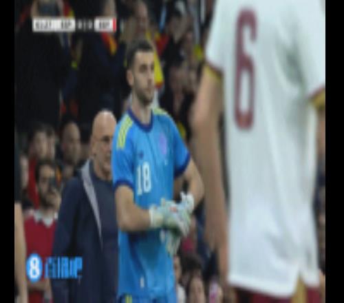 西班牙換人！霍安加西亞替補(bǔ)登場(chǎng)換下拉亞，上演成年國家隊(duì)首秀