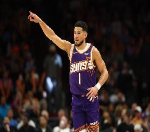 共61犯！布克：整場比賽兩邊打得都很難看犯規(guī)很多裁判不得不吹