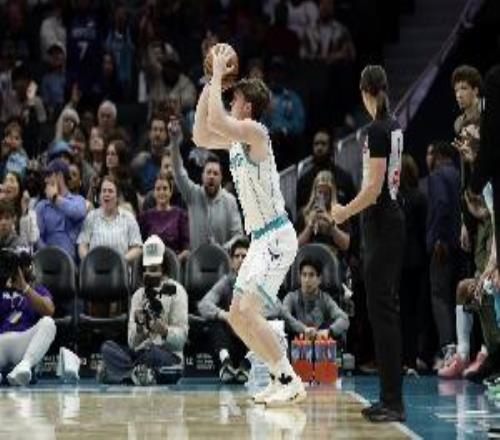 最近幾場(chǎng)略迷！克尼佩爾出戰(zhàn)25分鐘12中4&三分3中0拿8分7板