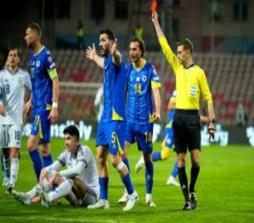 连续三届无缘世界杯！十人意大利点球大战25波黑巴斯托尼染红