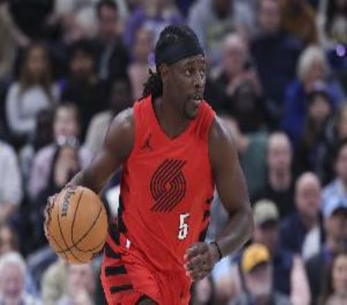 聊发少年狂！朱霍勒迪21中10砍全场最高30分外加6板三分15中7