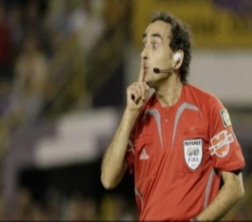 西班牙埃及比賽中出現(xiàn)種族歧視事件，前裁判：不能容忍這種情況