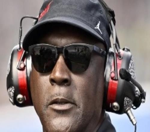 NBA球員收入哪家強喬丹45億居首LBJ壓奧胖科五庫六&三少前十