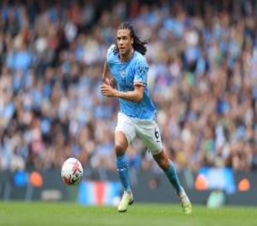 阿克談在曼城出場時間有限：跟瓜帥聊過，他稱這個賽季情況不同