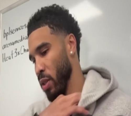 塔图姆：球队今天统治了攻防两端特别是第一节就打出亮眼表演