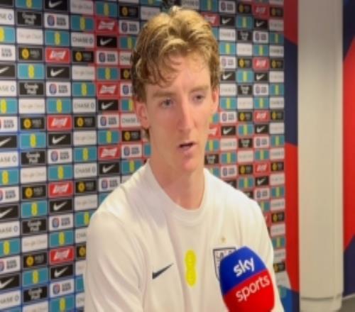 戈登：友谊赛表现不佳不是世界末日，真正关键是在世界杯顶住压力