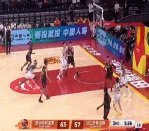 秀起来了！贺希宁反击一条龙转身+背运过人抛传助王浩然空接上篮