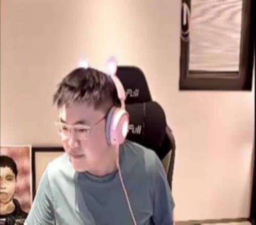 Uzi：我是变菜了！不菜还能坐这里早打LPL去了！